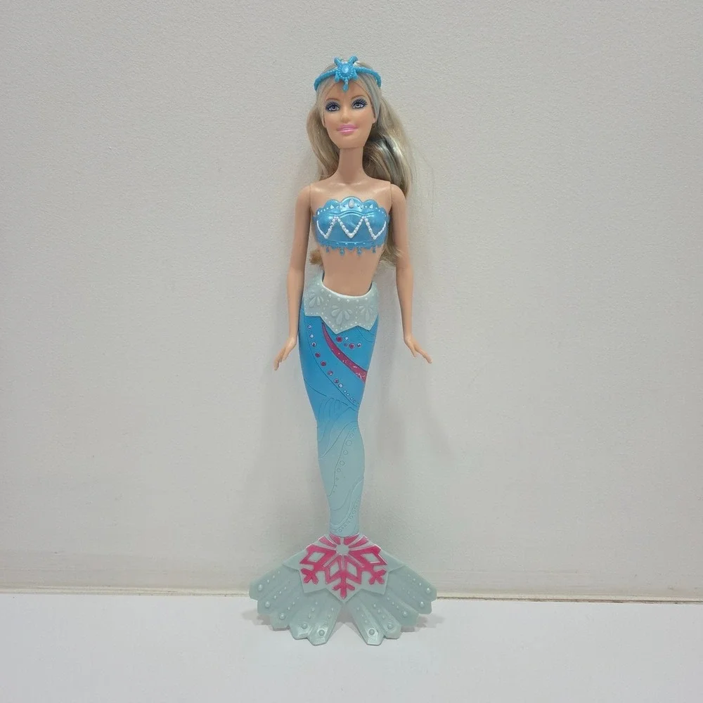 Mattel Barbie A Mermaid Tale 2 Selena Snowflake Arctic Ambassador Fashion Doll